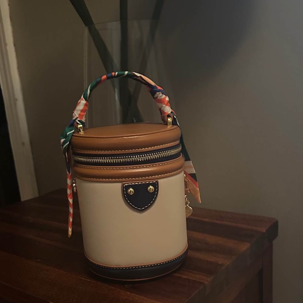 Elegant Cream and Brown Women's Bag